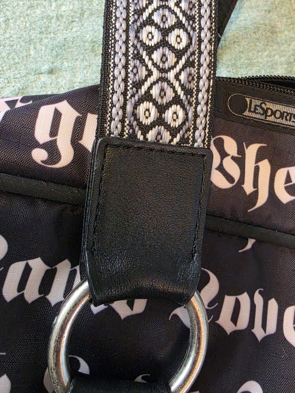 L.A.M.B. LeSportsac Gwen Stefani Black Band Bag EUC With Charm Guitar Strap - Picture 4 of 11